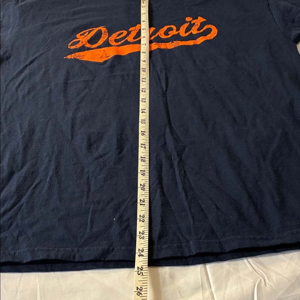 Detroit Graphic Navy T-Shirt - Picture 4 of 6